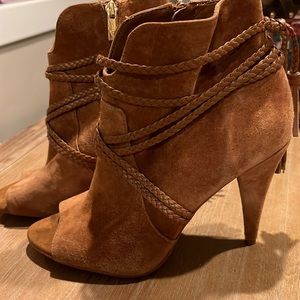 NWT Vince Camuto Astan Bootie